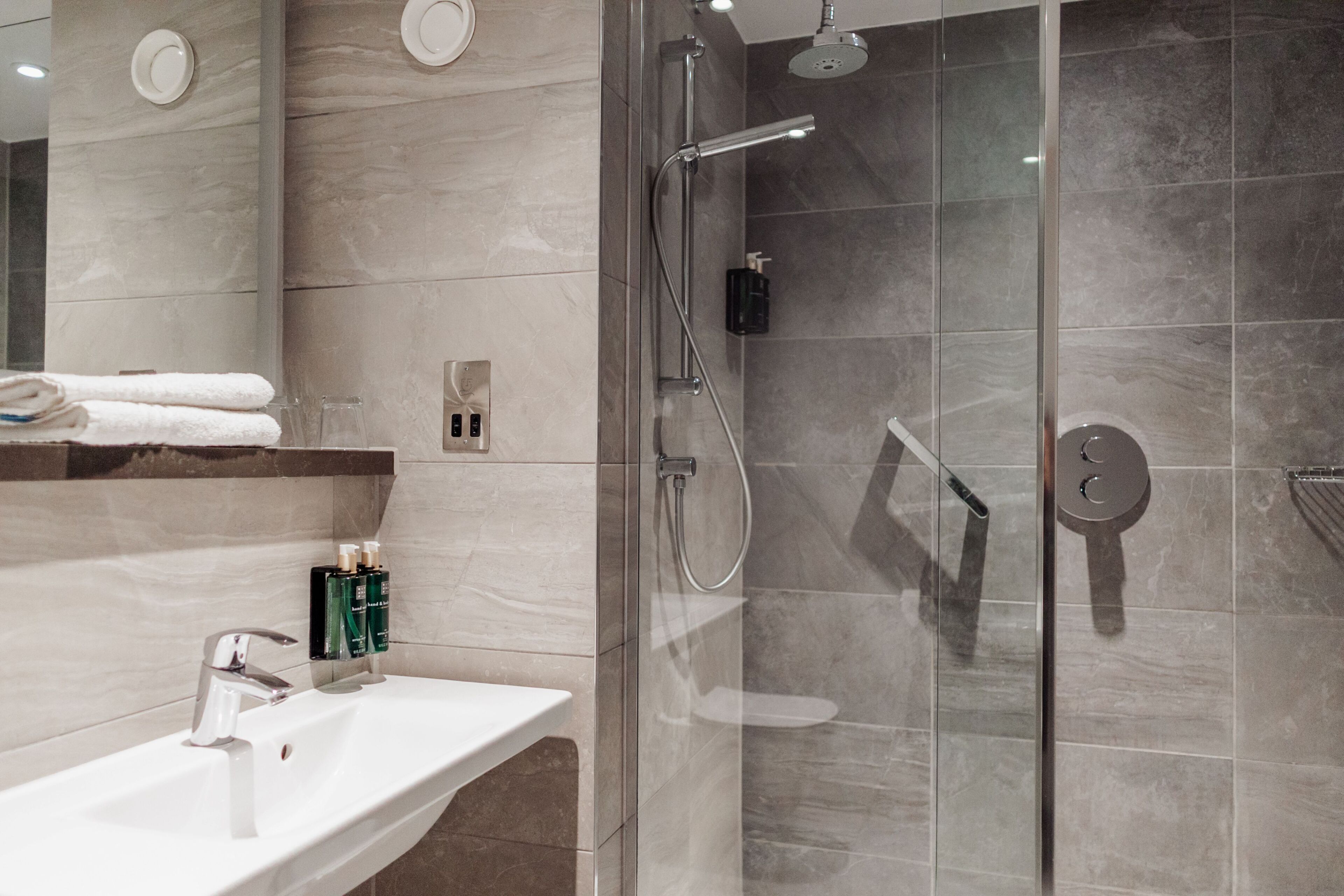 Photo - Maldron Hotel Newcastle