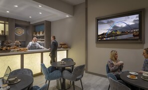 Bar (on property) - Maldron Hotel Newcastle (Newcastle-upon-Tyne)