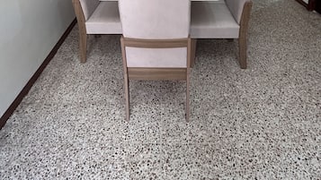 Apartamento Confort, 2 habitaciones | Comedor