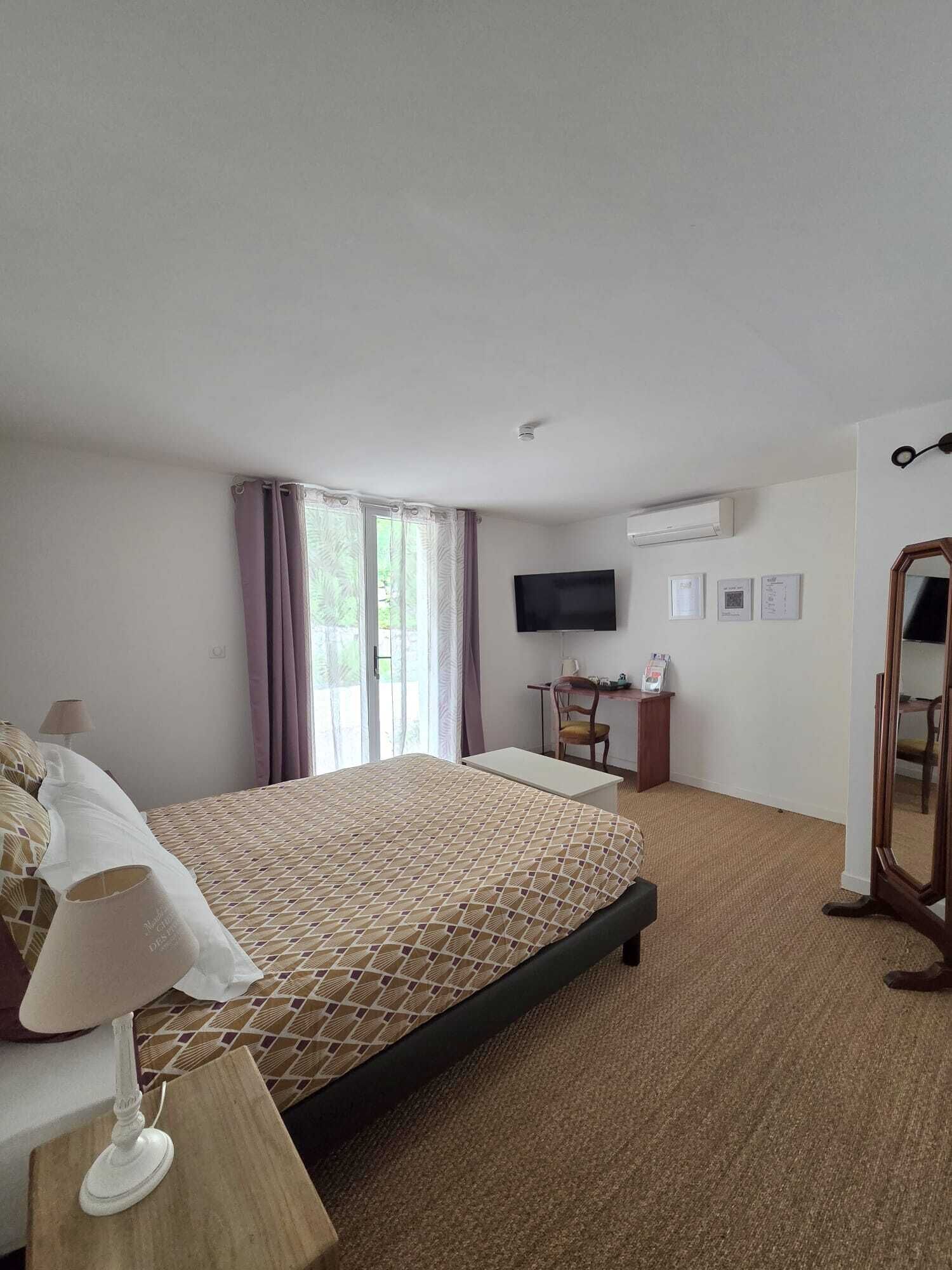 Double Room | Premium bedding, desk, blackout drapes, soundproofing