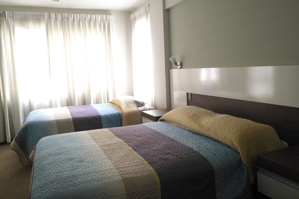 Familie driepersoonskamer | Gratis wifi, beddengoed