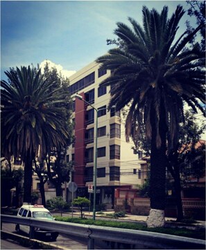 Front of property - Hostal Costa de Marfil (Cochabamba)