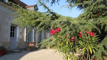 Fachada de la propiedad