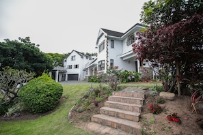 Property entrance - Hathaway Guest House (East London)