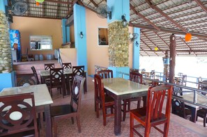 Tägliches einheimisches Frühstück (80 THB pro Person)