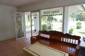 Lobby sitting area - Ranong Resort and Laguna (Kapoe)