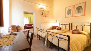 Apartment, Terrace | 1 bedroom, individually decorated, individually furnished, desk