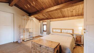 Apartment, Stadtblick | 1 Schlafzimmer, Verdunkelungsvorhänge, kostenloses WLAN