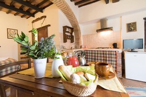 Studio, pemandangan kebun | 1 kamar tidur dan didekorasi berbeda-beda