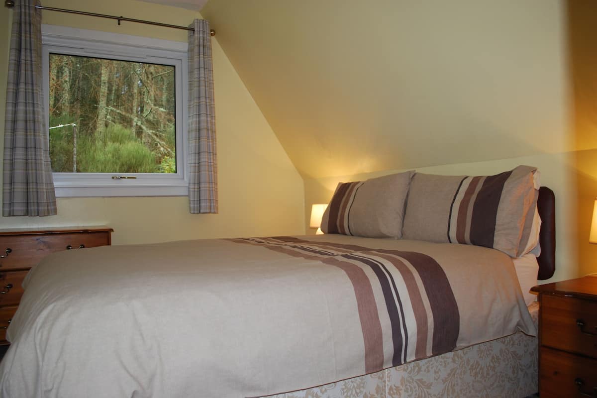 Cabin | Bàn ủi/dụng cụ ủi quần áo, nôi (giường cho trẻ sơ sinh) miễn phí
