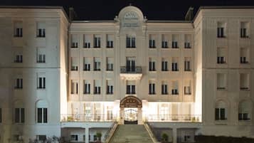 Façade de lâhĂ©bergement - soirĂ©e/nuit
