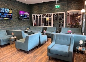 Bar (on property) - Hôtel d'Angleterre (Vittel)