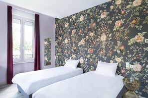 Tomannsrom – superior | Individuelt dekorert, individuelt innredet og skrivebord