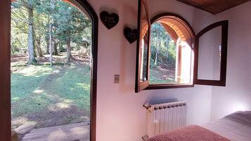 Comfort Chalet, Multiple Beds, Non Smoking | 1 bedroom, blackout drapes, free WiFi, bed sheets
