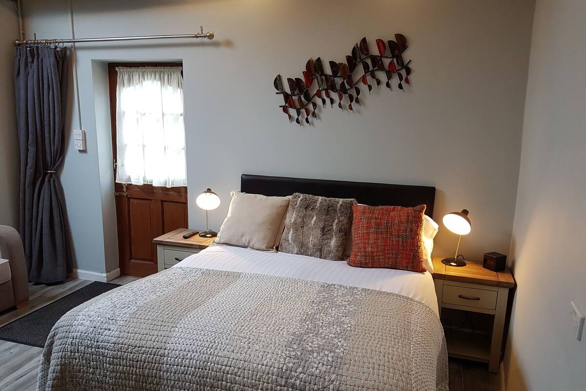 Comfort Double Room (Or Bring Your Pet ) | Egyptian cotton sheets, premium bedding, in-room safe