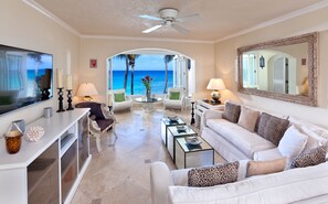 Villa | Living room | Flat-screen TV