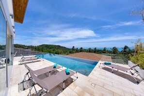 3 Bedrooms Villa | Terraza o patio