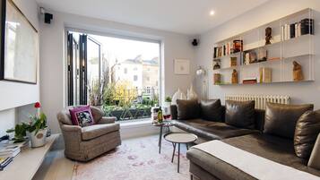 Appartement, 3 slaapkamers | Woonruimte | Televisie