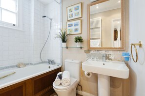 Bathroom - The Kensington Radley Mews - SP1 (London)