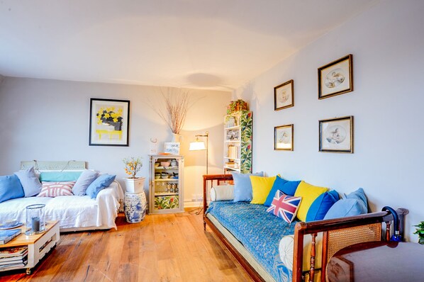 Living room - Stylish Cocoon in Kensington - ECX (London)