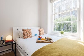 1 habitación, tabla de planchar con plancha, cunas y wifi gratis 