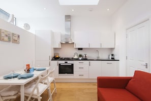 Appartement, 1 slaapkamer (TL21) | Woonkamer | Televisie