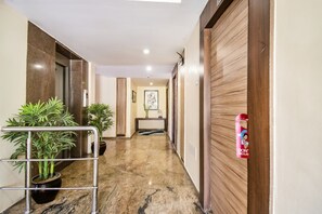 Lobby - FabHotel Jansi Deluxe (Coimbatore)