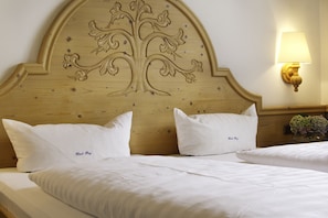 Standard Double Room Single Use | Desk, free WiFi, bed sheets - Hotel Frey (Ismaning)