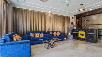 Área de estar no saguão