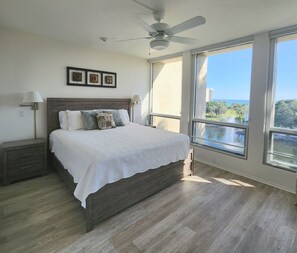 2 室のベッドルーム、アイロン / アイロン台、WiFi (無料)、ベッドシーツ