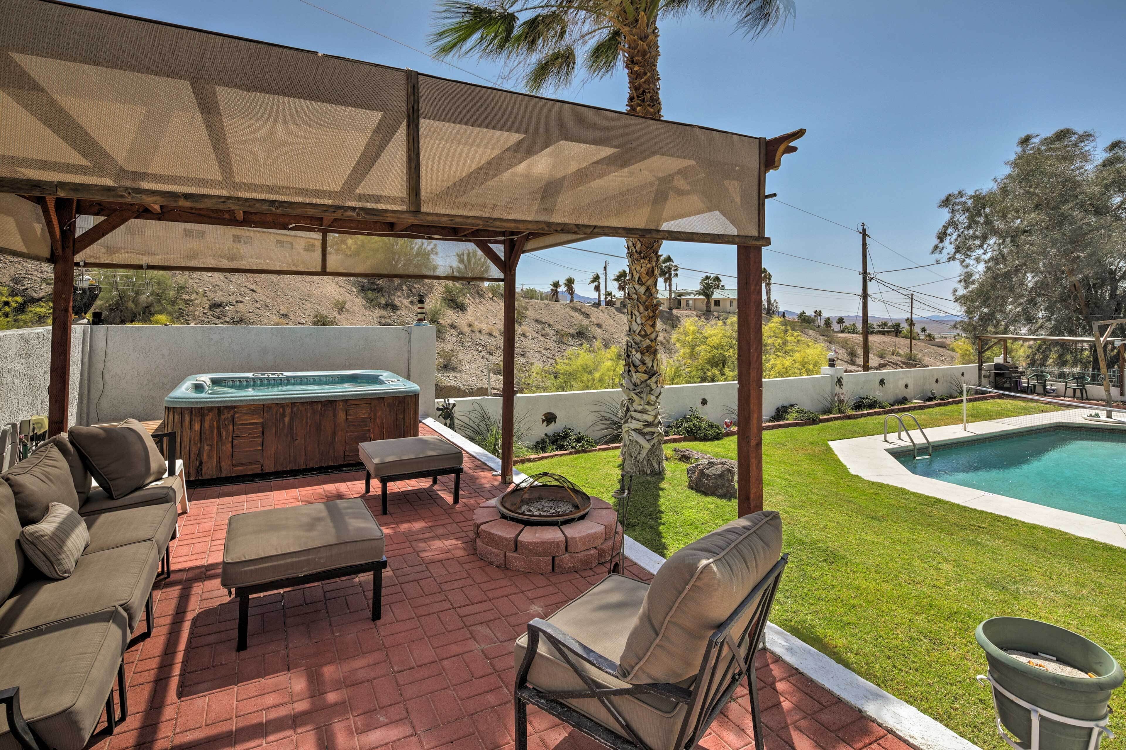 'Havasu Down Under' Family Condo w/ Pool & Hot Tub