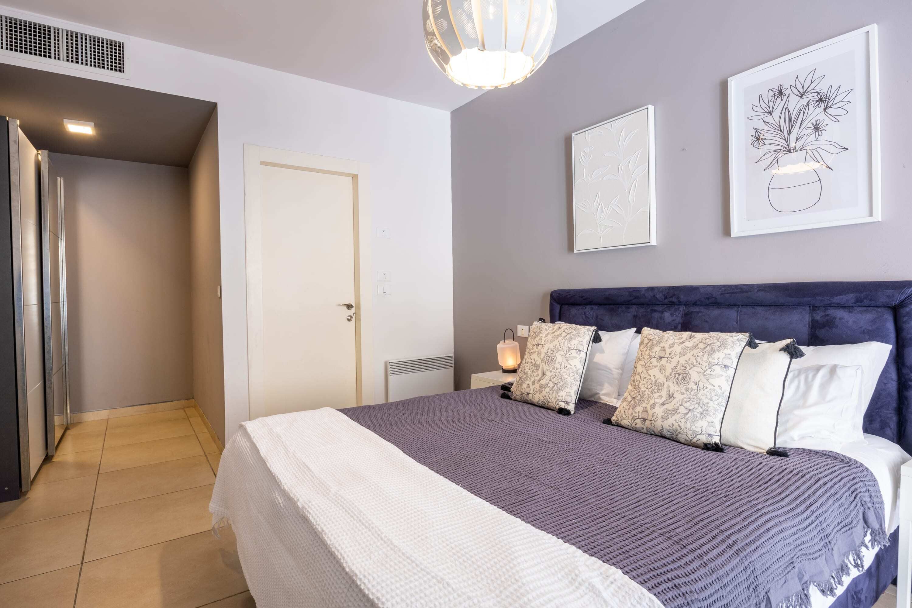 2 bedrooms, iron/ironing board, travel cot, WiFi