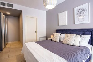 2 bedrooms, iron/ironing board, travel cot, WiFi - Amazing 2 Bedrooms/Gym/Parking in city center (Jerusalem)