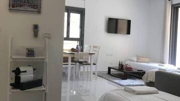 1 Schlafzimmer, Schreibtisch, Bügeleisen/Bügelbrett, Reisekinderbett