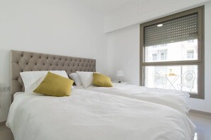 1 soveværelse, skrivebord, strygejern/strygebræt, weekendseng