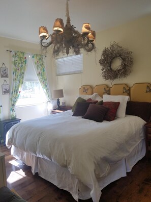 4 bedrooms, desk, iron/ironing board, free WiFi