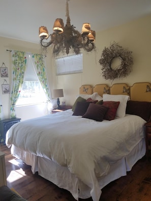 4 bedrooms, desk, iron/ironing board, free WiFi
