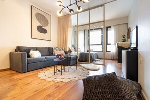 TV, libri, studio