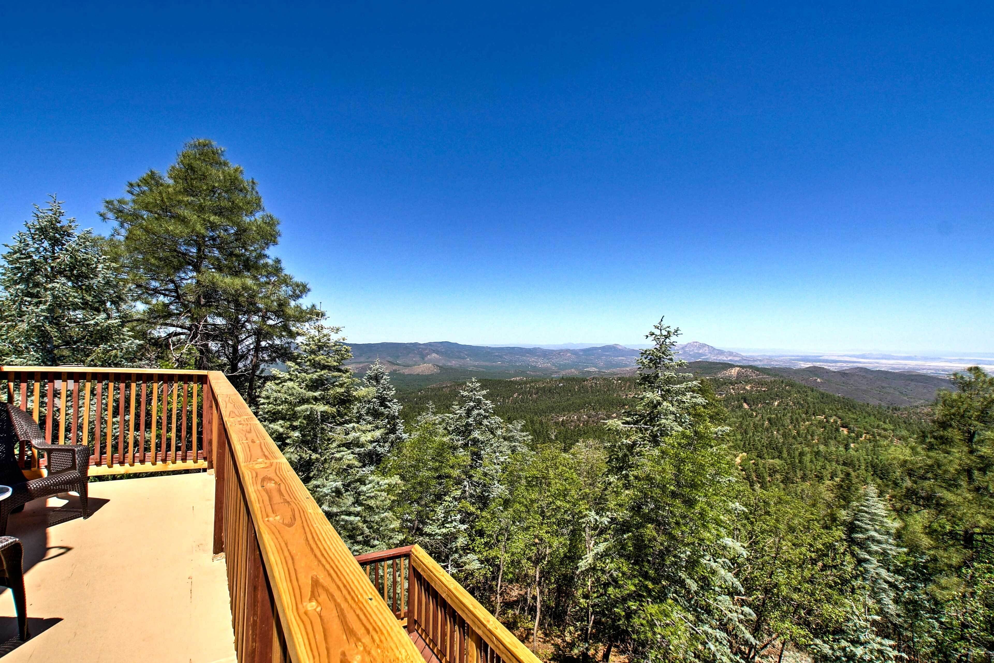 Spacious Cabin w/Deck, Mtn Views, Fire Pit & Grill