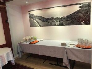 Breakfast area