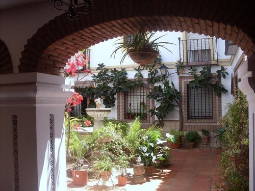 LUXURY APARTEMENT IN THE HISTORIC CENTER OF CORDOBA.PRIVATE PARKING
