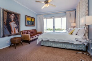 Luxury Double Room, 1 King Bed, Ocean View | Premium bedding, minibar, in-room safe, individually decorated - Benguela (De Kelders)