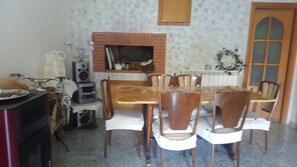 Free daily continental breakfast - Villa Bianca (Tramonti)