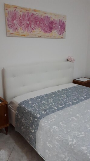 Lydisolert, barnesenger, wi-fi (inkludert) og sengetøy