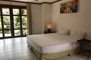 4 Bedrooms Villa | 4 Schlafzimmer, Schreibtisch, kostenloses WLAN, Bettwäsche