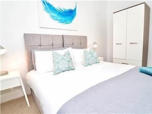 2 soverom, strykejern/-brett, internett (inkludert) og sengetøy