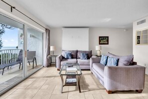 Smart TV, offices - Best views of the beach from your balcony Unit 301 (Longboat Key)