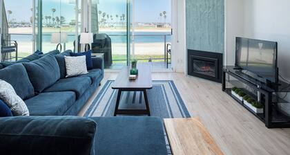 Spacious, parking, 10 restaurants close by, on the sand, views. Reduced price.