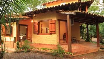 Apartamento standard, 1 cama Queen | 1 quarto, frigobar, individualmente mobiliados, escrivaninha