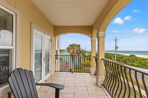 Terrace/patio - Casa Al Mare - Remarkable Gulf-View Home Directly Across from the Beach! (Panama City Beach)